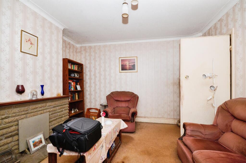House in London, London Borough of Harrow - View 2