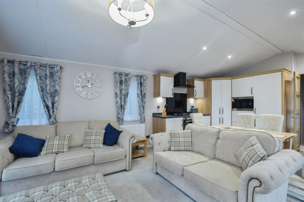 Central Way, Godshill, Fordingbridge photo 4