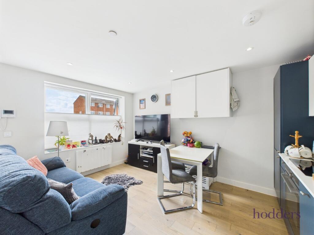 Chertsey, Surrey, KT16 photo 2