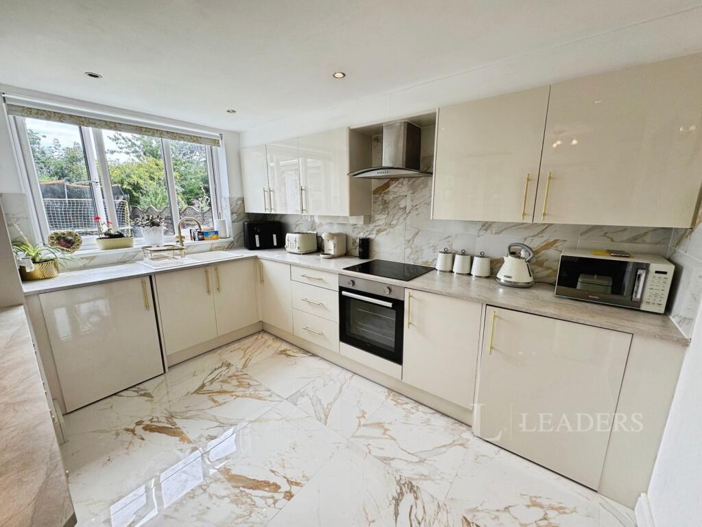 Walton Road, Clacton-on-Sea, Essex photo 4