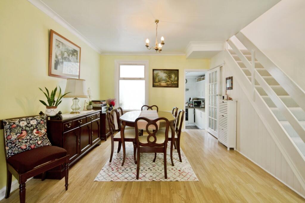 House in London - View 5