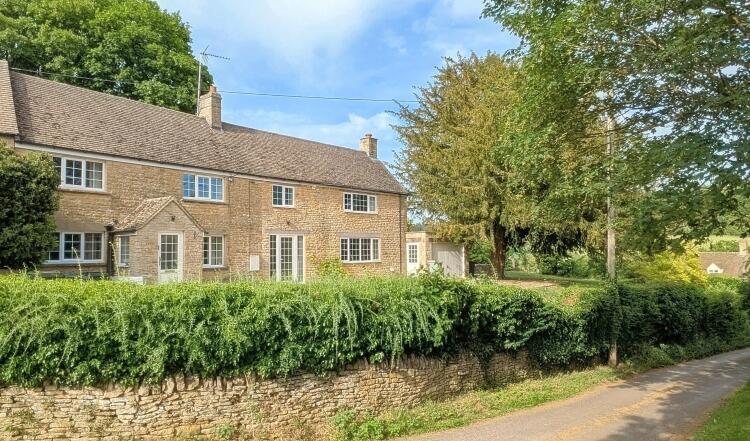 Main image of property: Taston OX7