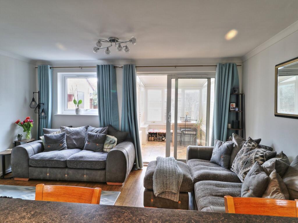 Corfe Place, Eynesbury, St Neots, PE19 photo 2