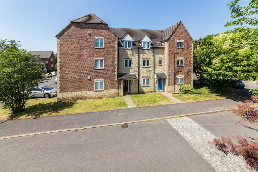 Main image of property: Anna Pavlova Close, Abingdon, OX14
