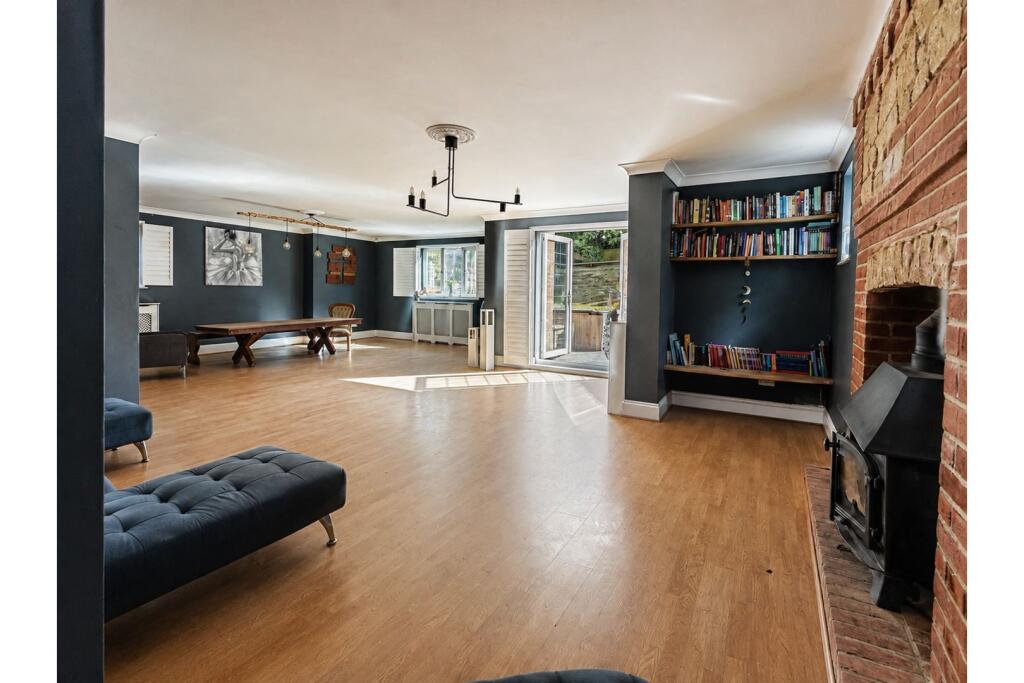 House in Northampton, Lamport - More