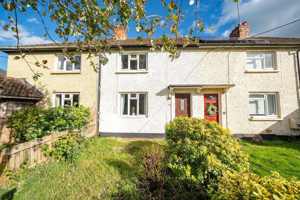 2-bed terraced on Station Road, Overton, Basingstoke, RG25 3DZ, £355,000