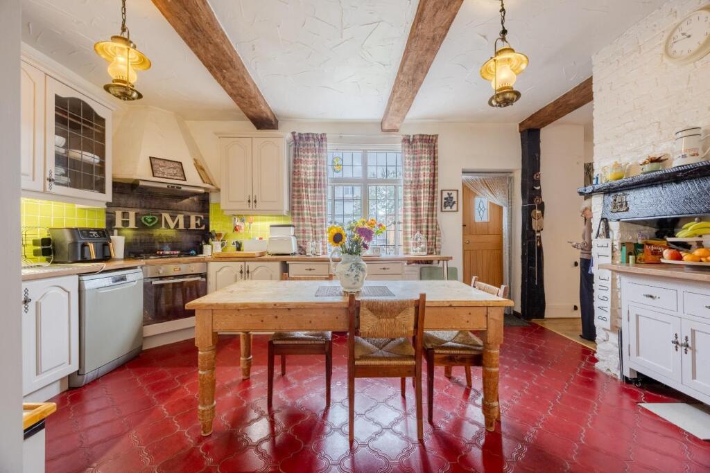 House in Southend-on-Sea, Essex - View 2