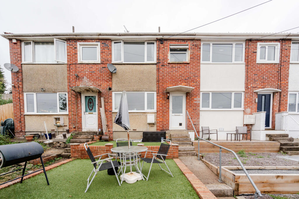 Orchard Gardens, Kingswood photo 3