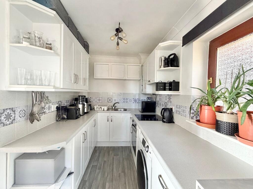 Apartment in Bexhill-on-Sea, Pebsham - View 5