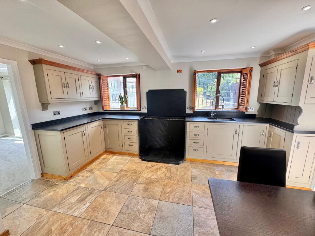 House in Nuneaton and Bedworth, Mount Pleasant - View 4