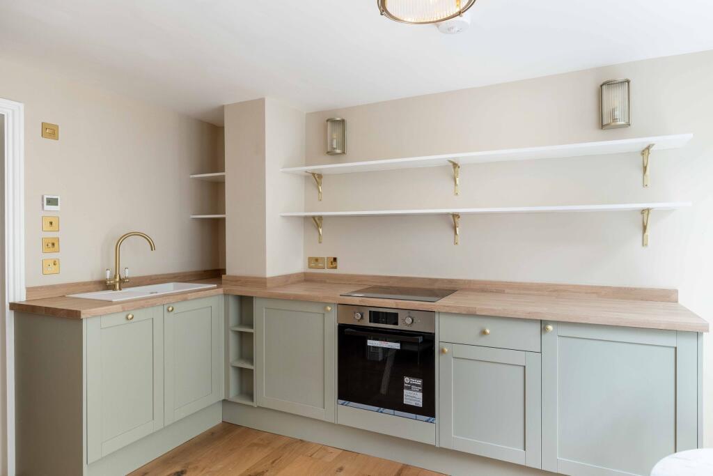 Apartment in London - More