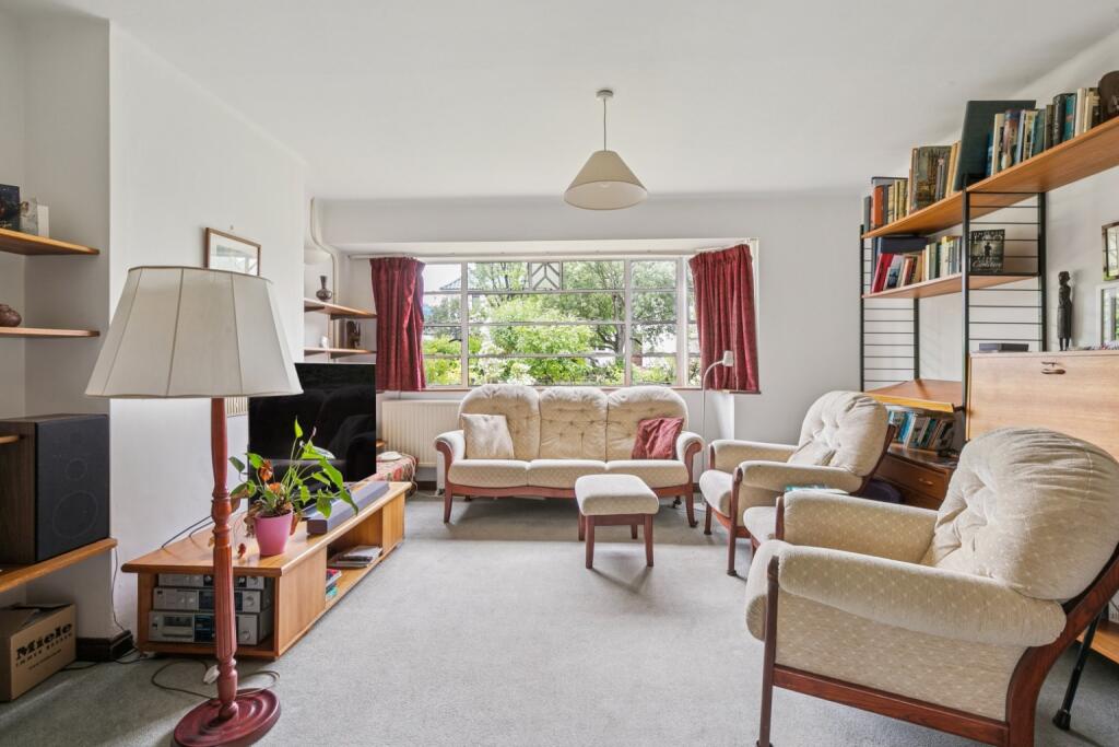 The Chilterns, Hitchin, Hertfordshire, SG4 9 photo 4