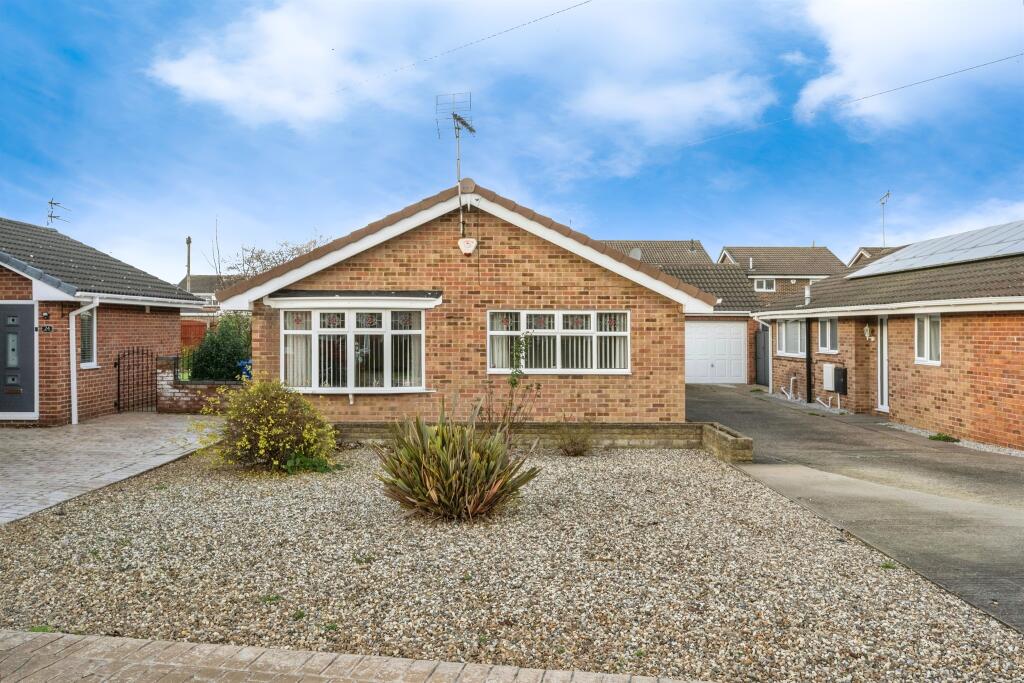 2-bed bungalow on Handsworth Gardens, Armthorpe, Doncaster, £225,000