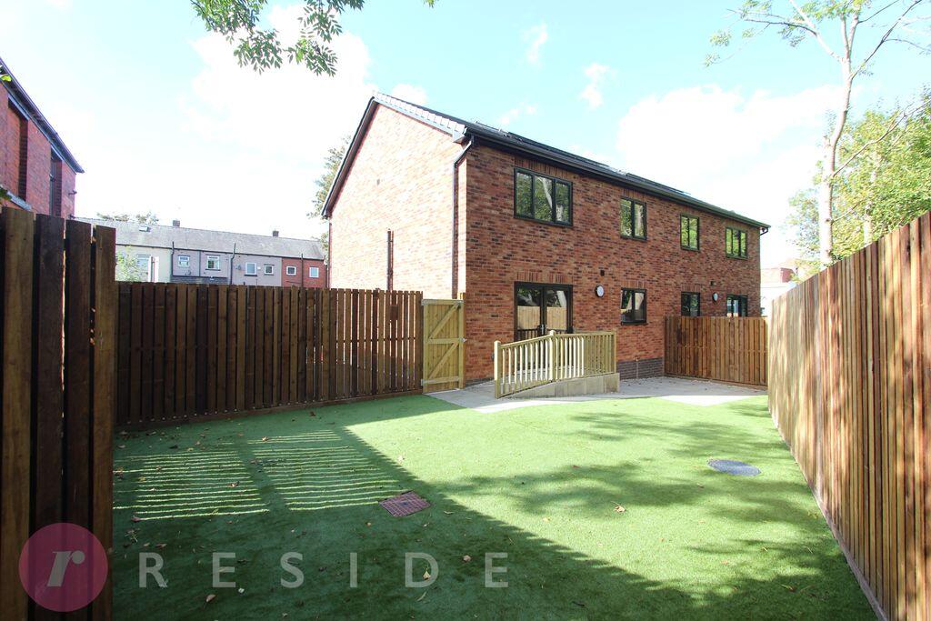 House in Rochdale, Lower Place - View 4