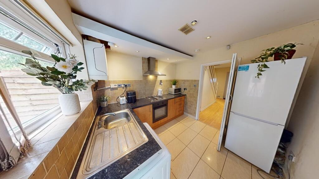 Main image of property: 93C Forest Road West, The Arboretum, Nottingham, NG7 4ER