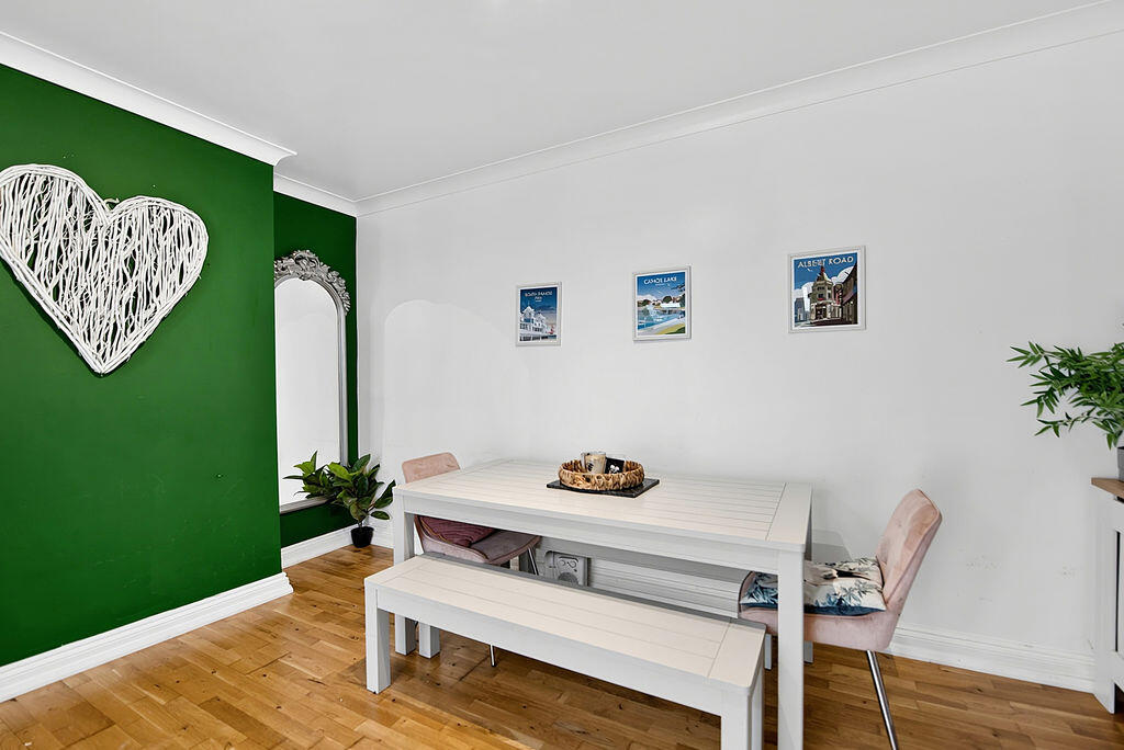 House in Portsmouth, Southsea - More