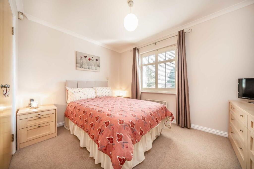 Apartment in Twickenham - View 4
