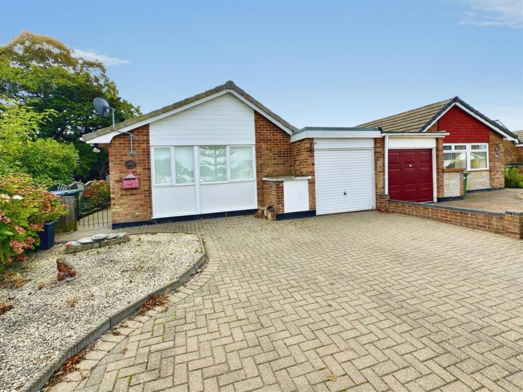 Main image of property: Whitton Close, Oulton Broad, Lowestoft, Suffolk, NR33