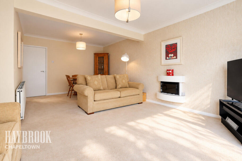 House in Sheffield, Charltonbrook, Ecclesfield - More