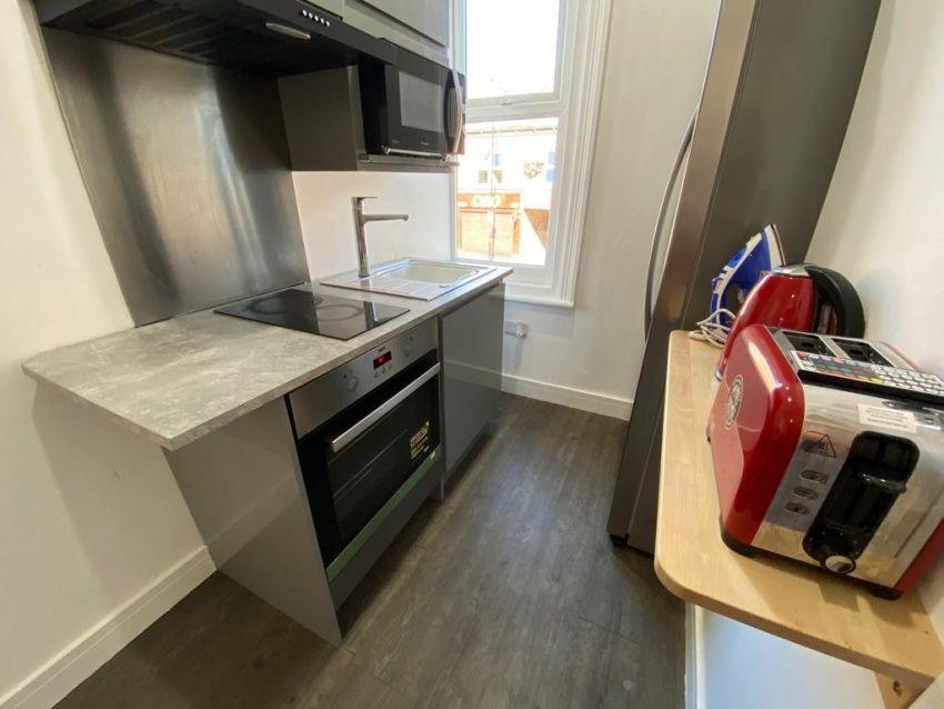 Main image of property: Flat 2 313a Ecclesaall Road, Sheffield