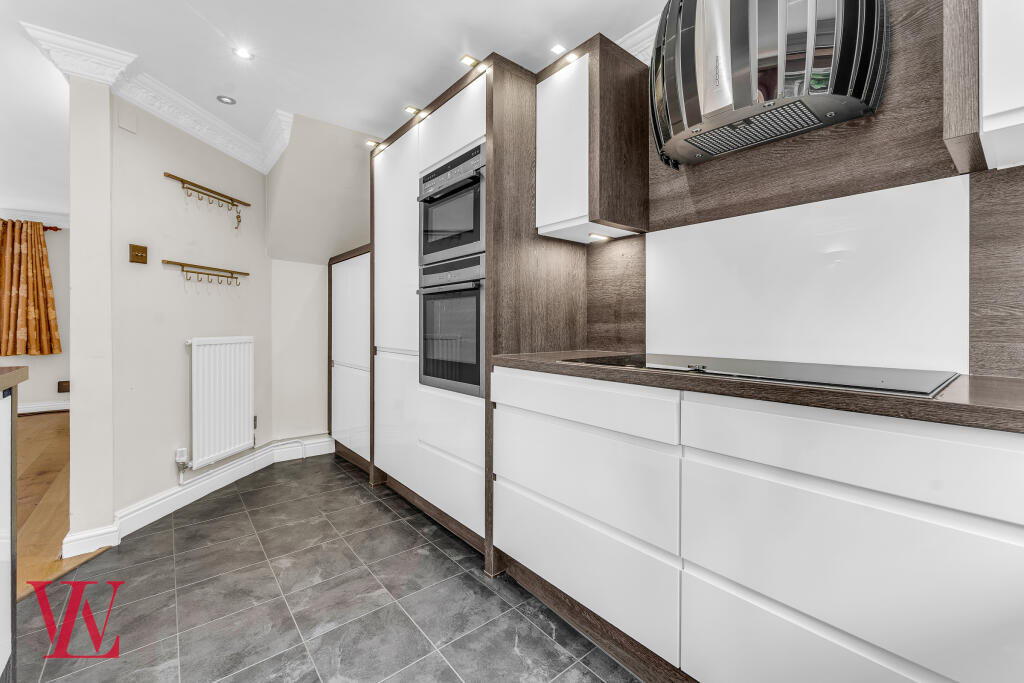 House in East Hertfordshire, Hockerill, Bishop's Stortford - More