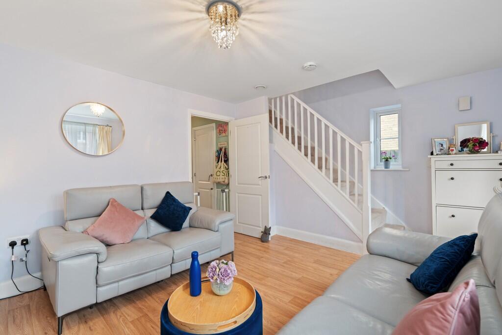 Nathaniel Close, Sarisbury Green, SO31 photo 3