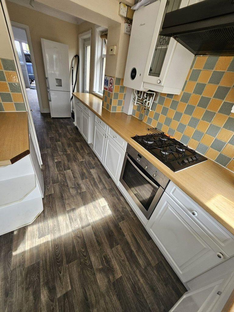 Additional image 2 of Student Five Double Bedrooms, Redhill (P05494)