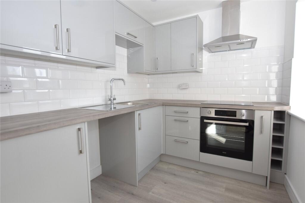 1-bed apartment on Broadway, Didcot, Oxfordshire, OX11, £210,000