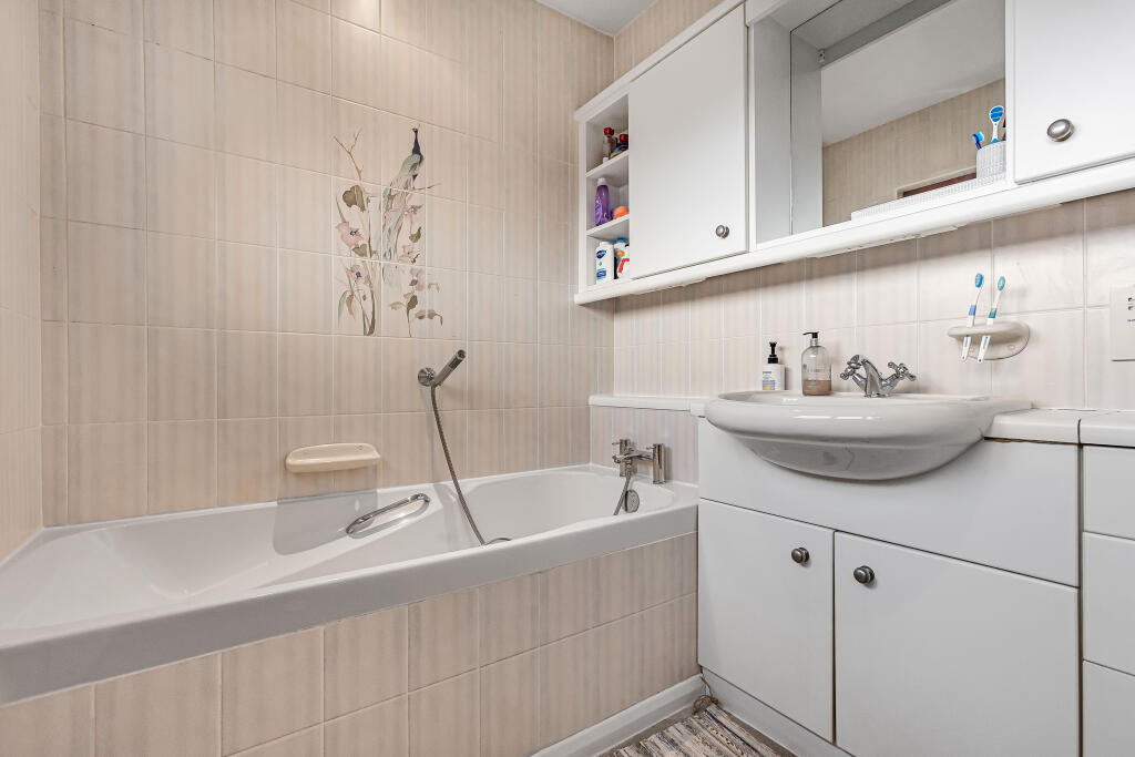 Additional image 12 of Collens Road, Harpenden, AL5