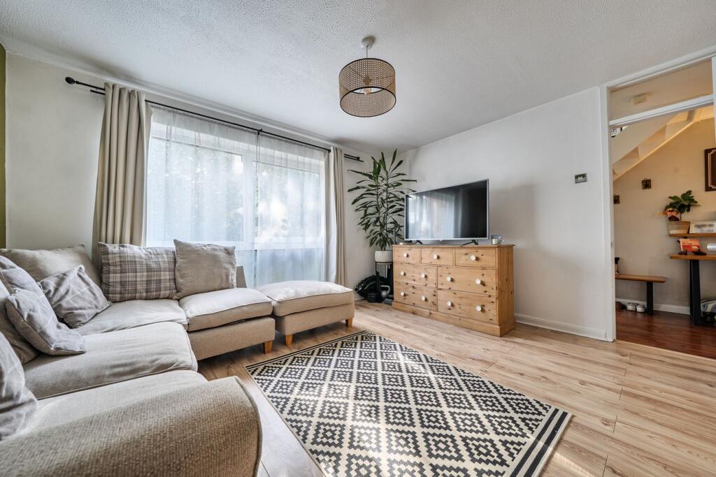 House in Clifton, Central Bedfordshire - More