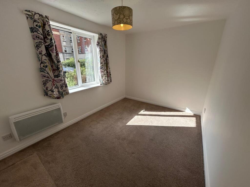 Apartment in Hull - More