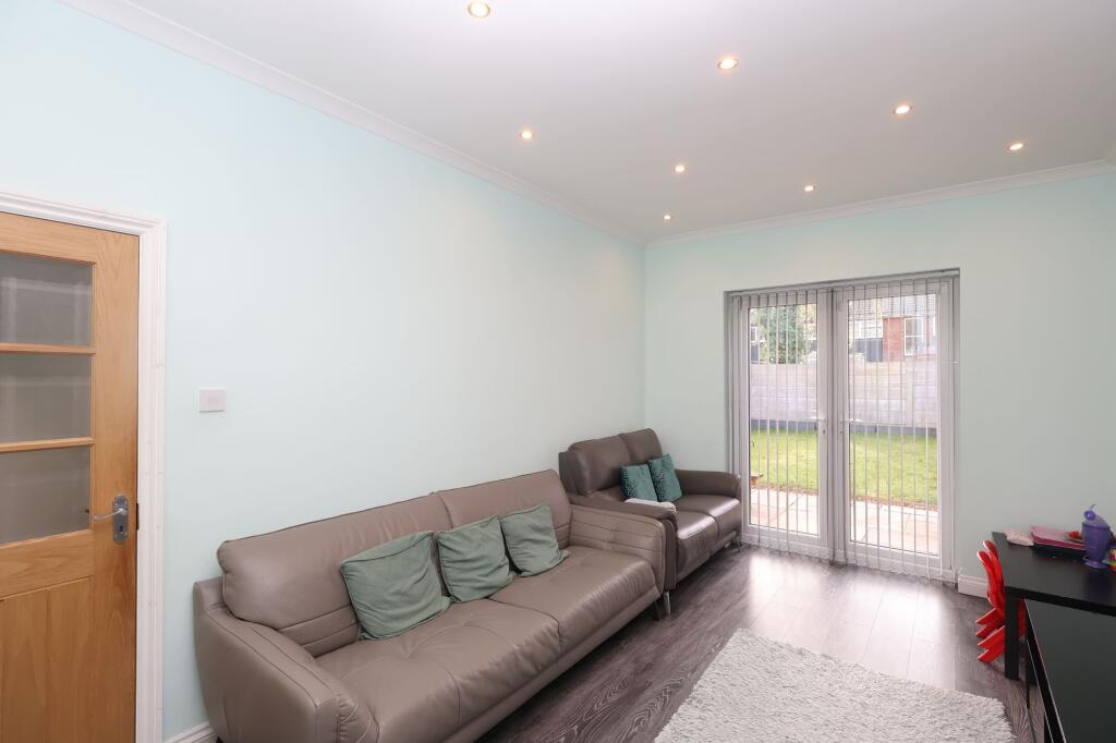 Grange Avenue, Stretford, M32 photo 2