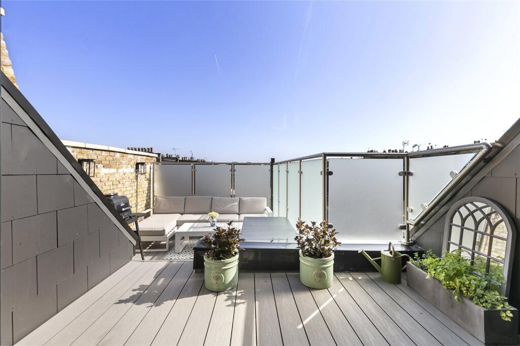 Main image of property: Gayford Road, London, W12