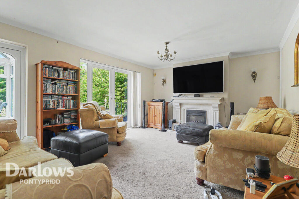 House in Pontypridd, Rhondda Cynon Taf - View 4