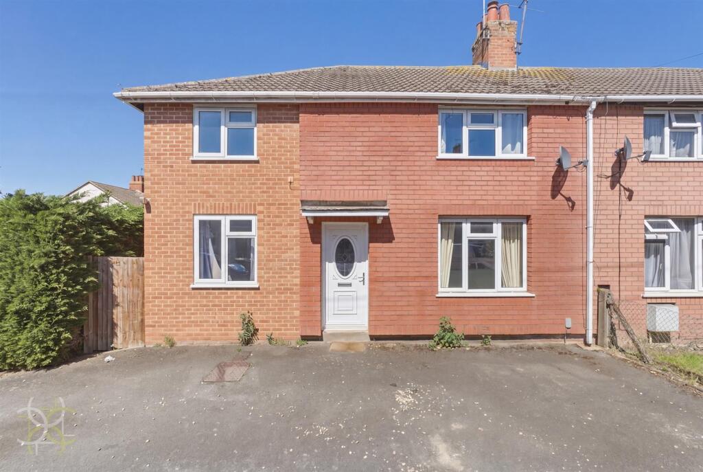 4-bed terraced on Avon Street, Evesham, £250,000