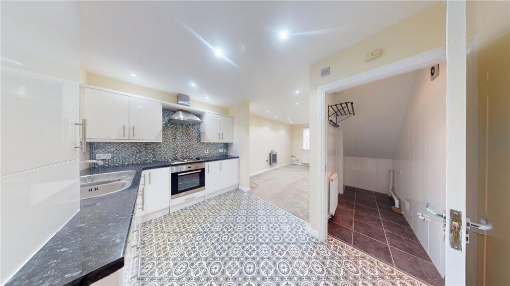 House in Bradford, West Yorkshire - View 4