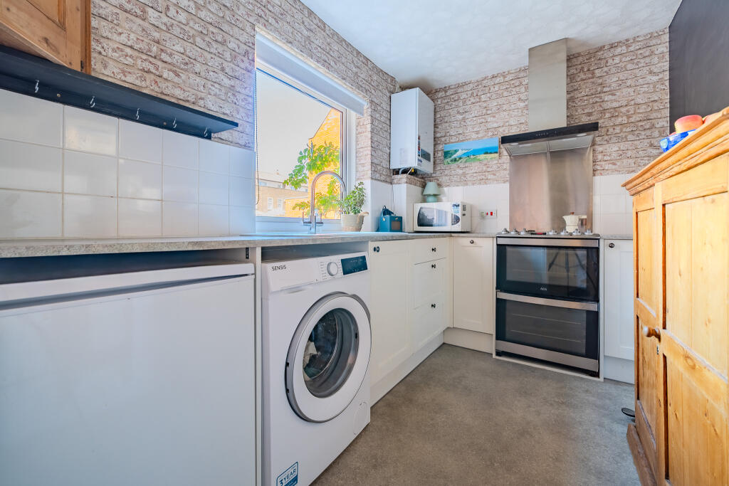 Apartment in Eastbourne, Meads - More