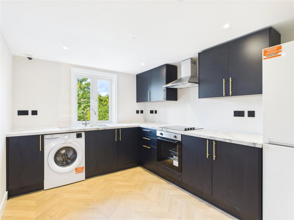 House in Crawley, West Green - View 4