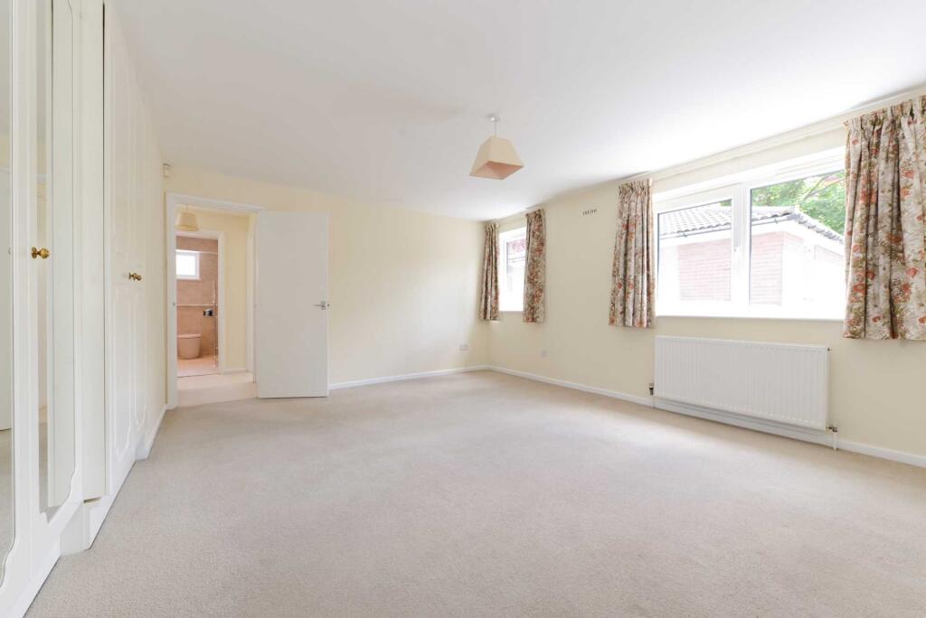 House in London - View 3