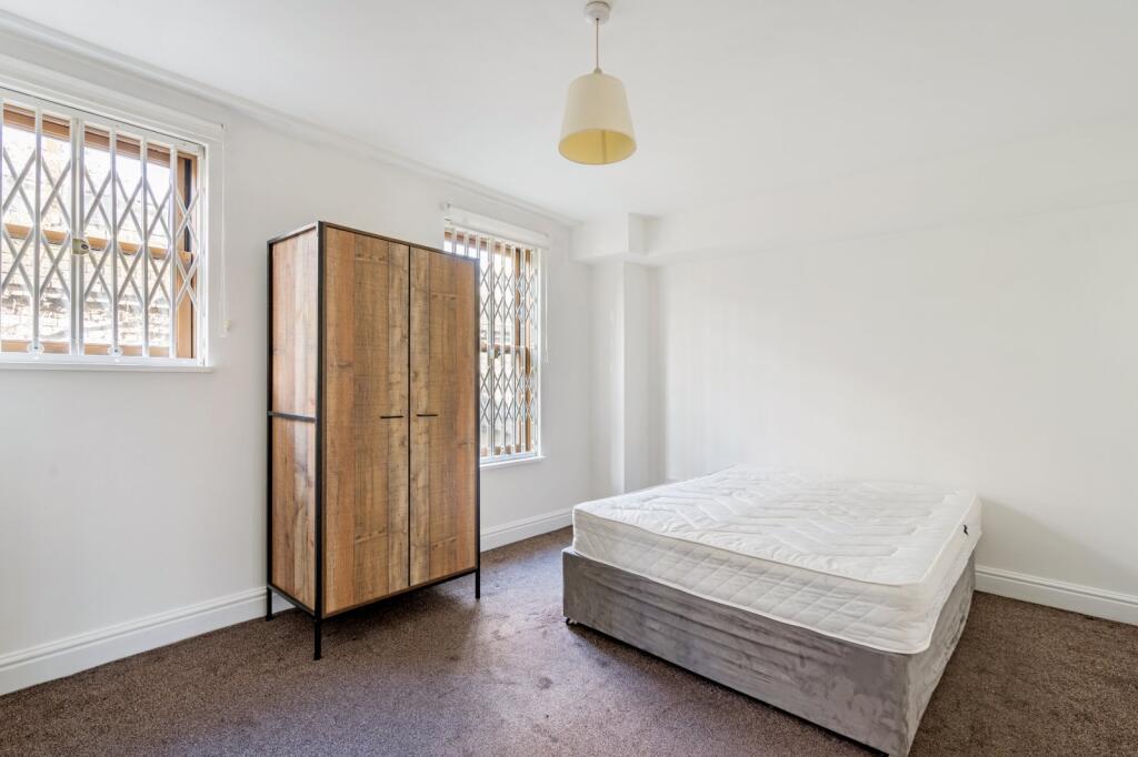 Apartment in London - More