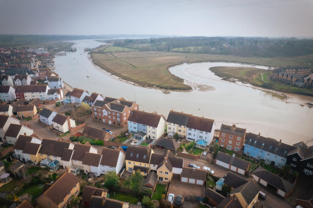 Main image of property: Old Ferry Road,Wivenhoe,Colchester,CO7 9SW