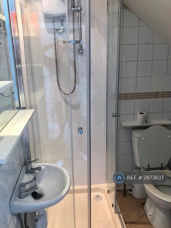 Apartment in Swindon - View 5