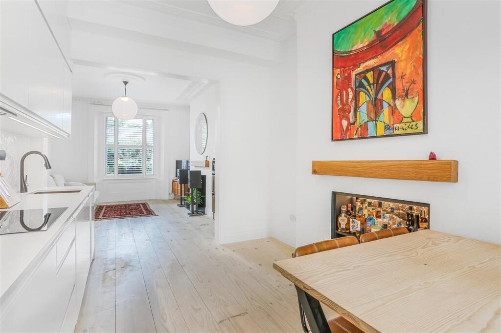 Apartment in London - View 5
