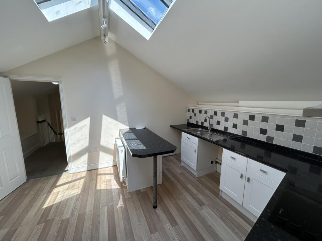 Apartment in Plymouth - View 3