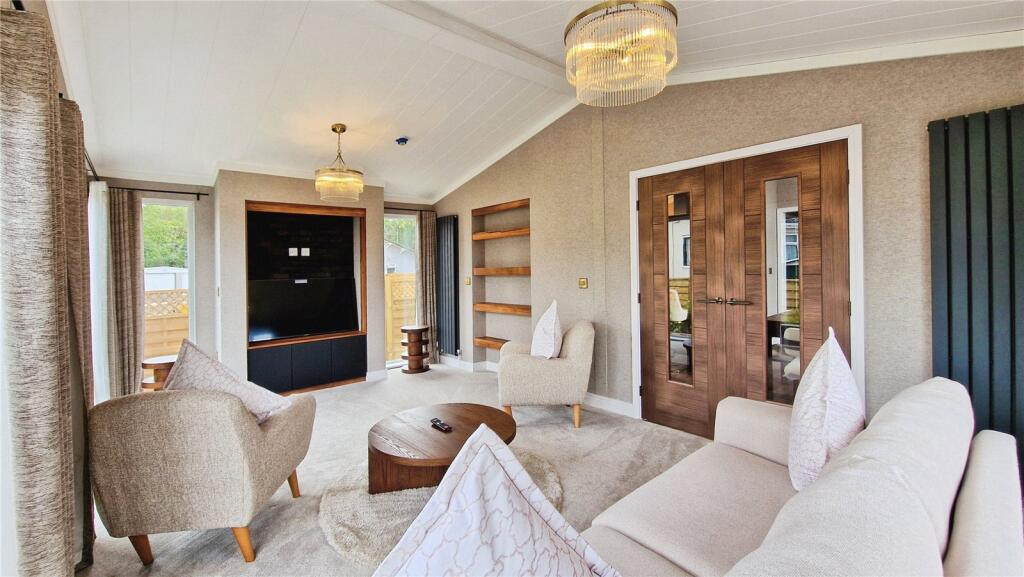 Hermitage Park, Warfield, Bracknell, Berkshire, RG42 - View 2