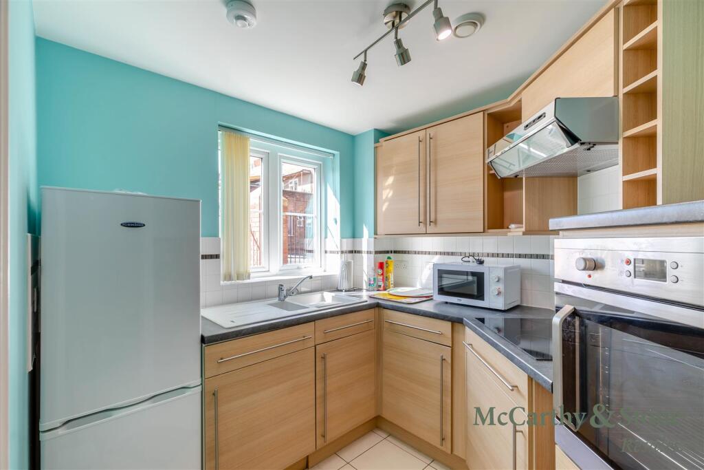 Apartment in Newport - View 5