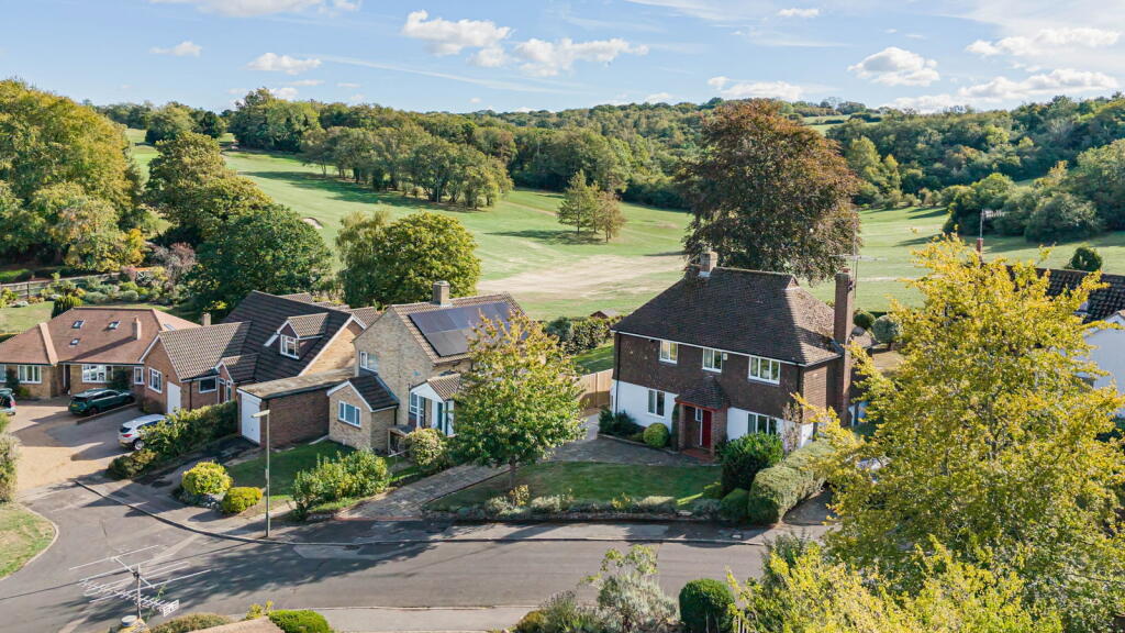 3-bed detached on Merrow Chase, Merrow, GU1, £900,000