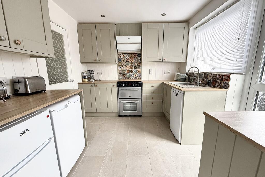 House in Ferndown, Tricketts Cross - View 5