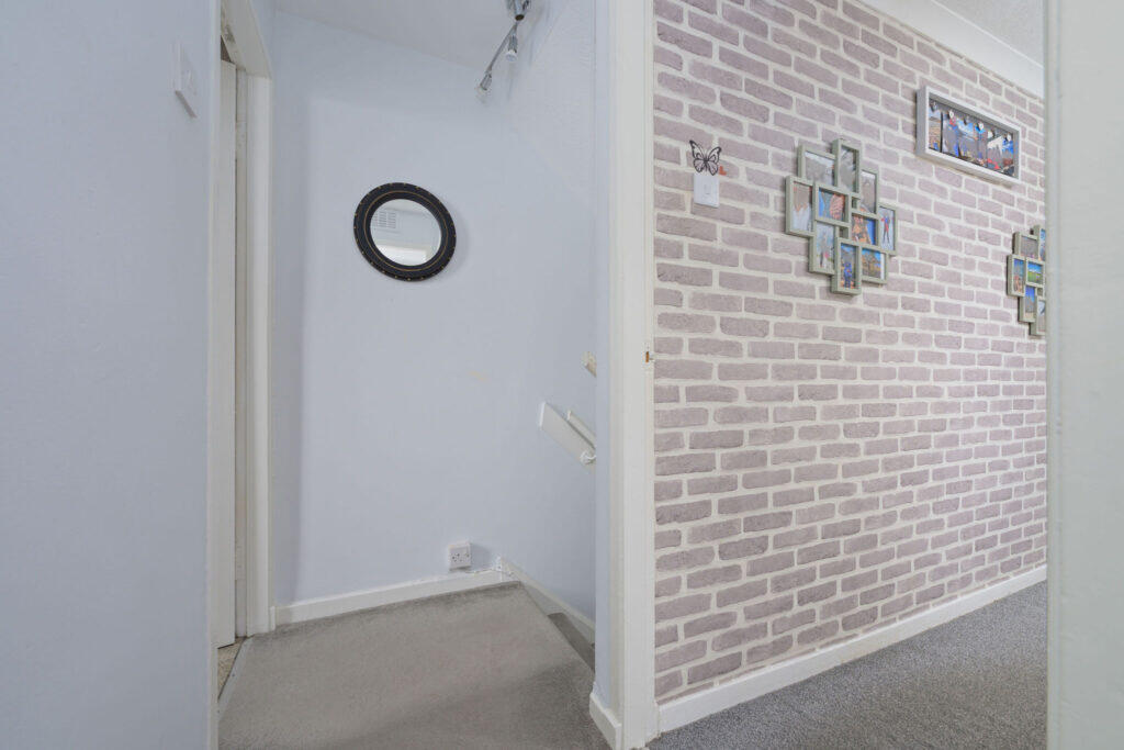 House in Bonnybridge, Falkirk - View 5