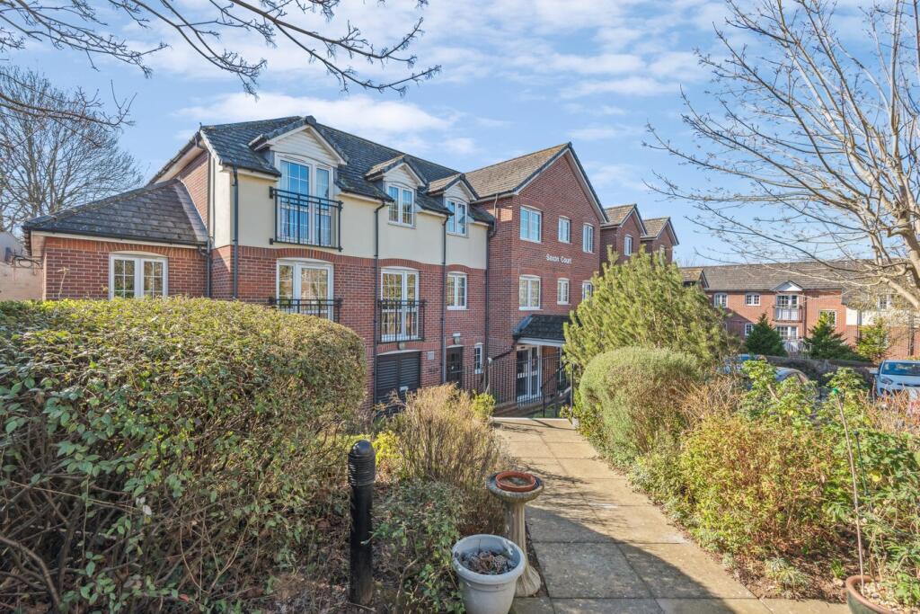 1-bed other on Saxon Court, Queen Street, Hitchin, SG4, £150,000